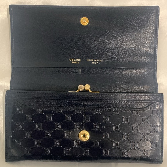 Celine - Picture 2 of 9